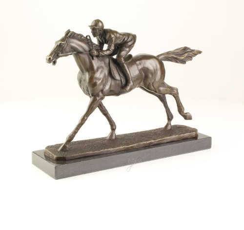 bronz szobor ló zsoké