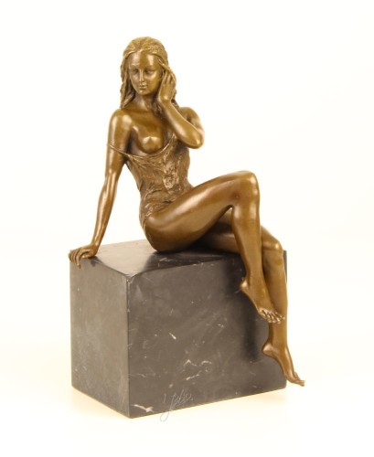 bronz szobor nő KF-53