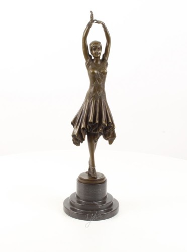 bronz szobor nő “kita” DC-8