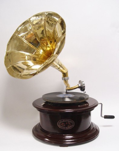 gramofon GR-1