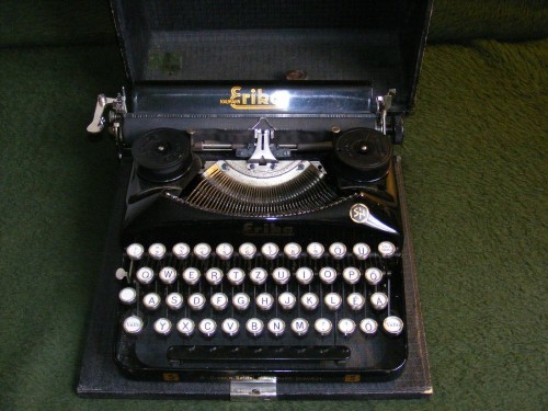 Erika írógép (Seidel&Nauman) 1938-ban gyártott, antik darab eladó