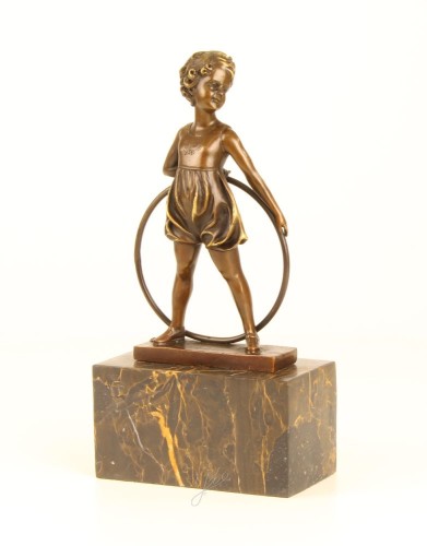 bronz szobor lány BJ-23